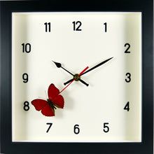 Charger l&#39;image dans la galerie, Horloge noire papillon Cymothoe sangaris